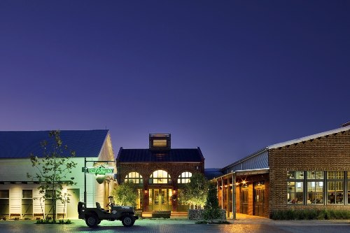 Cavalry Court a Best Hotels in College Station 